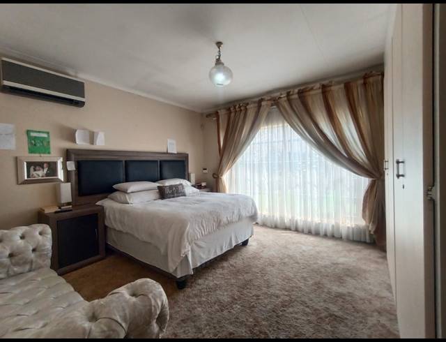 4 BEDROOM HOUSE FOR SALE IN VANDERBIJLPARK SE 3